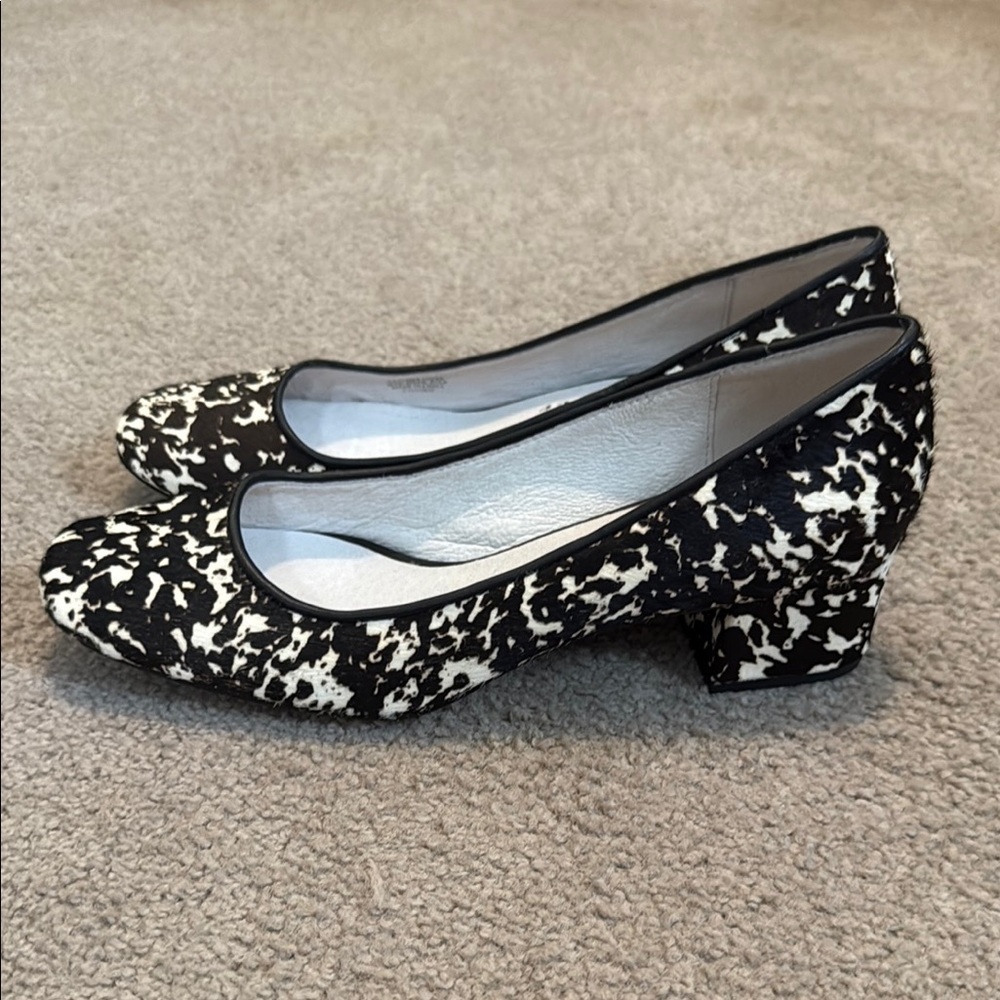 Bettye Muller Black and White Calve Hair Heels with Striking Pattern - Picture 4 of 10